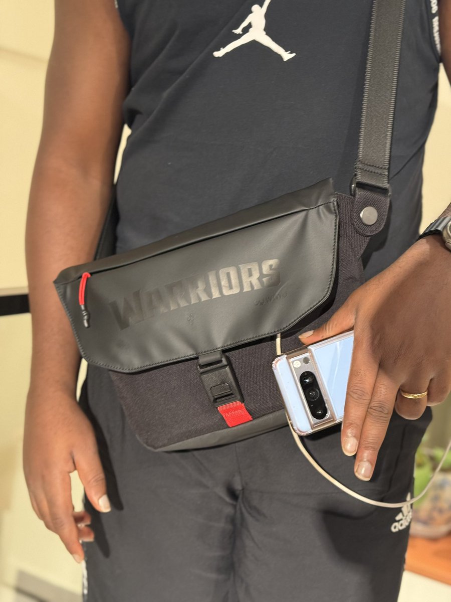 Fagalex_Insight's tweet image. Wait ooo 

Soo I be model too? Omooo 

See lit 🔥 cross bag 💼 

#100,000 naira only 

WhatsApp 09025101778 or Dm to make payment