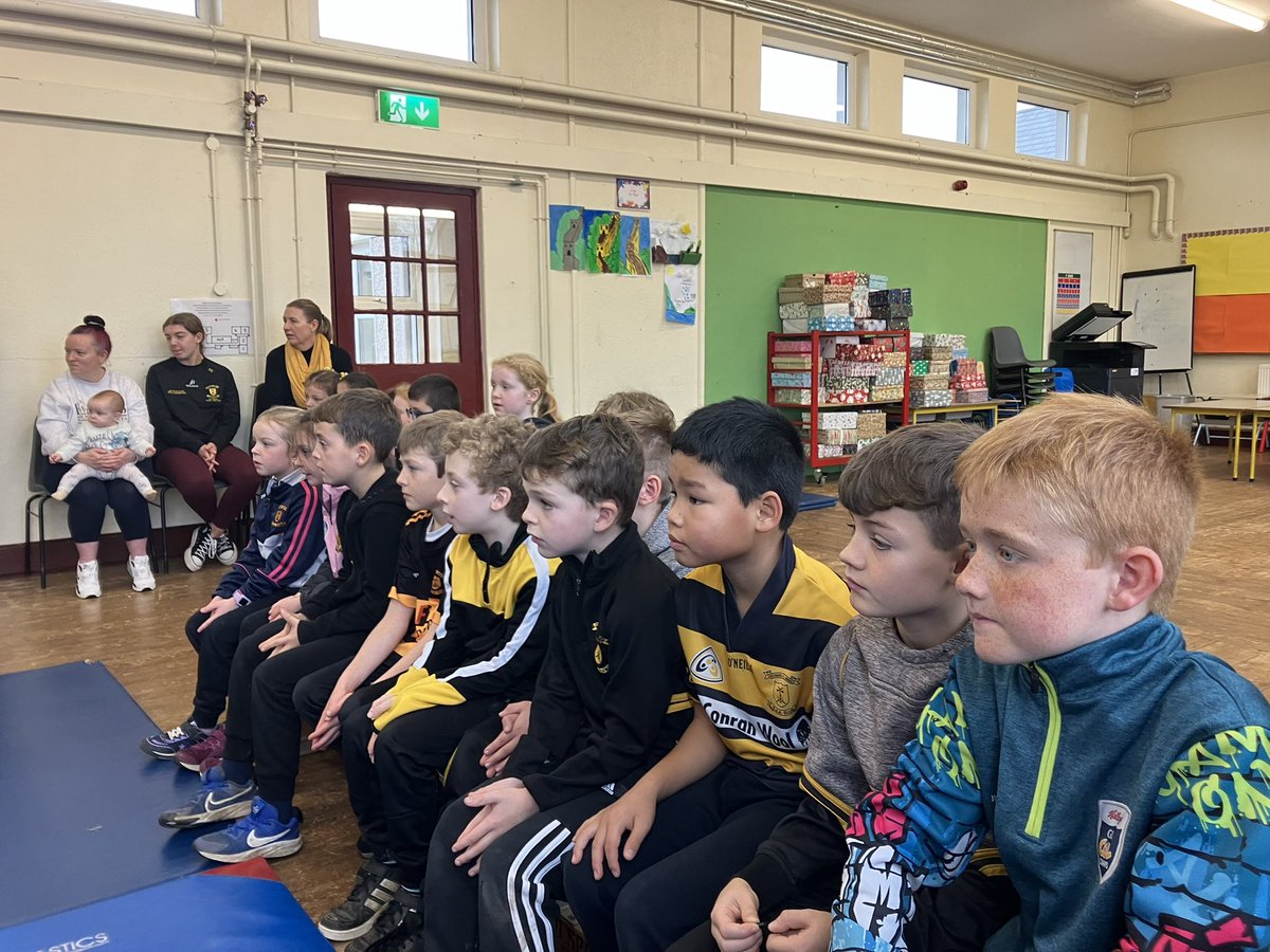 Well done to Junior Infants on their first ever assembly. We are very proud of you and thoroughly enjoyed your assembly! 🤗🥳💛🖤 <a href="/MsHaydenRNS/">𝕄𝕤.ℍ𝕒𝕪𝕕𝕖𝕟</a> <a href="/RathnureNS/">Rathnure NS</a>