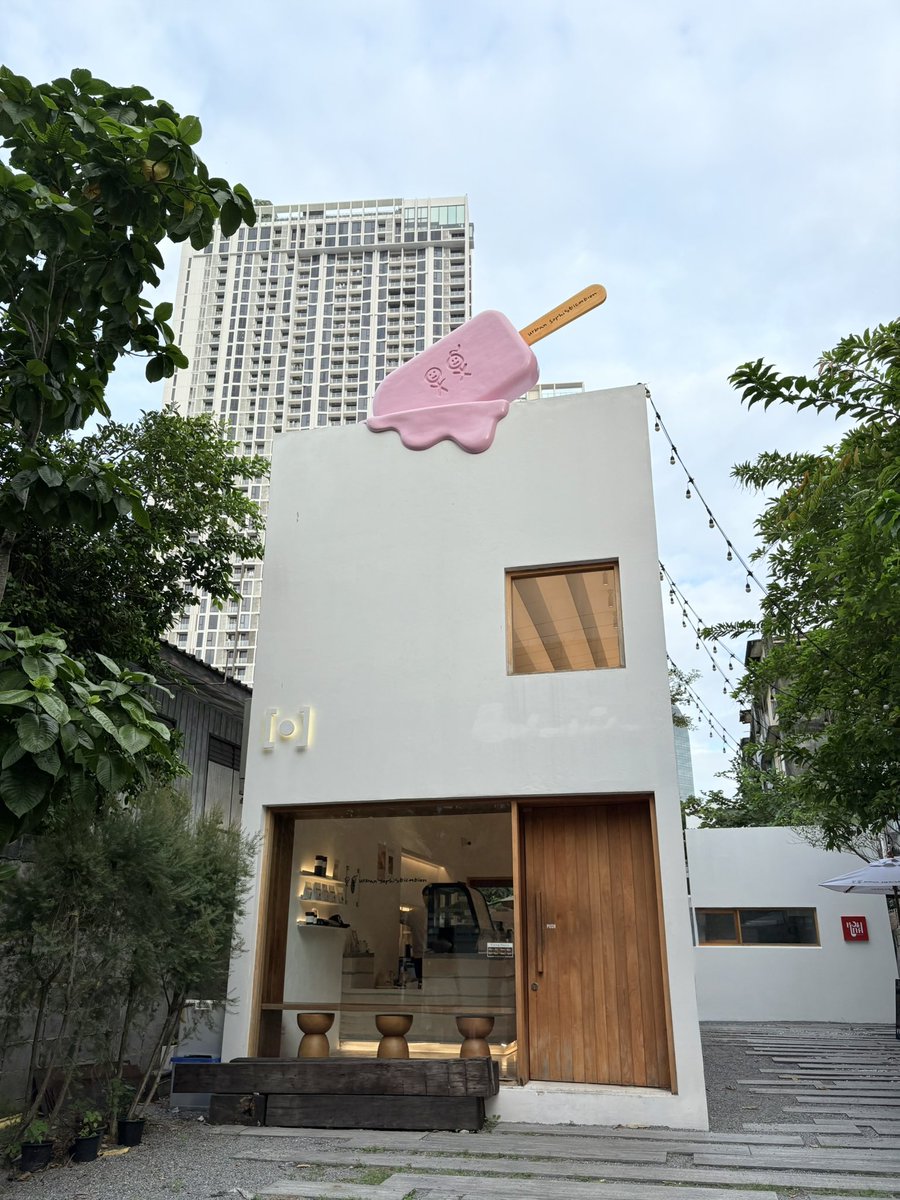 ddeears's tweet photo. เย่ วันนี้ได้ไป Popup Store ที่แรกในไทย รอบสื่อ ของแบรนด์โปรด #urbansophistication 🎀 รสฟินมากก

เราชอบเคสแบรนด์นี้มาหลายปีมาก ใช้ทุกรุ่น fulfill ใจสุบๆ ทำน่ารักมากๆ แถมมีส่วนลด 10% ด้วย ✨ งานอยู่ที่โครงการ Somewhere ถ.ประดิพัท น้า มีตั้งแต่ 9-30 พ.ย. เลย แวะไปกันนะ #usthailand https://t.co/jyV1CrZz6T