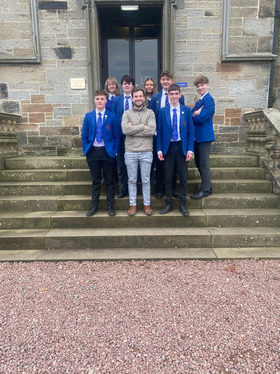 Mr Esson tweet media