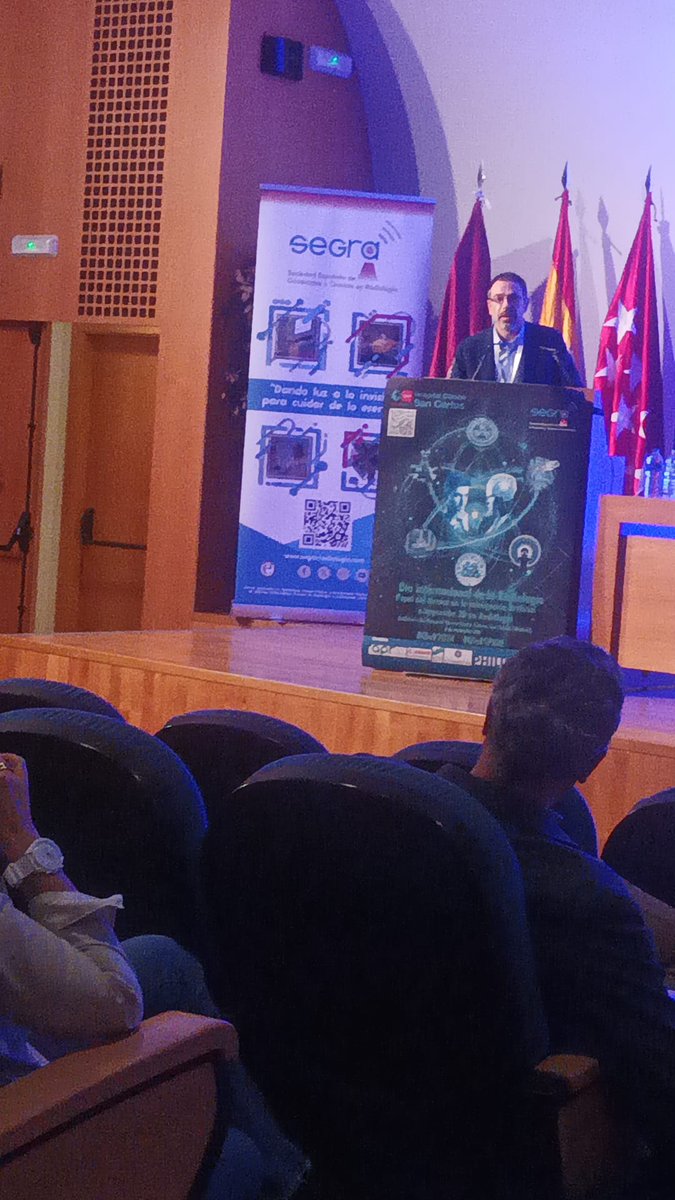 SegraRadiologia's tweet photo. #Radioterapia guiada por #IA nos comenta @BasiOrozco #TSRT del Hospital Universitario de Fuenlabrada
La #IA en radioterapia adaptativa para cada paciente
El futuro de la radioterapia en el futuro #IA
#SomosClinico #SeGrado
#IDoR2024 #Radiographer #TSID #TSIDMN #Radiologia https://t.co/llcoJrlPsO