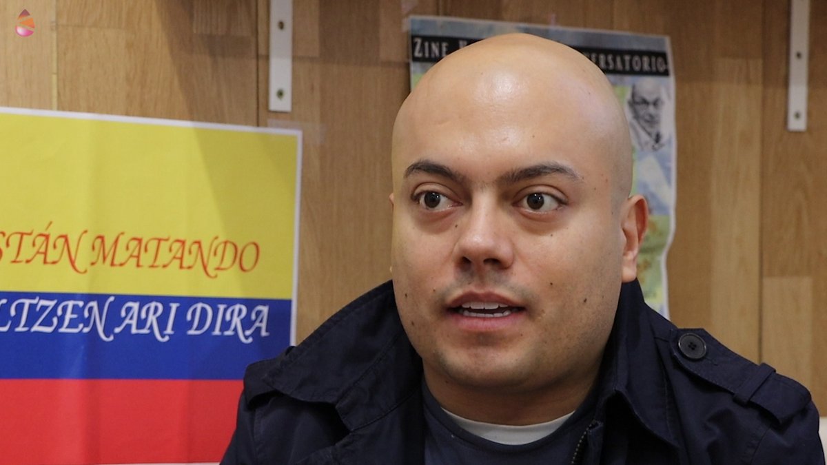 🔺NUEVO🔻#Colombia Entrevista a Julián F. Martínez Vallejo, periodista y autor de ChuzaDAS, y reflexiona sobre la importancia de hacer memoria y honrar a las víctimas de la violencia en Colombia. 

Una producción de Tantaka TV para <a href="/ascjafr/">Asociación Freytter Elkartea</a>

Ver aquí ➡️ youtube.com/watch?v=abU5kQ…