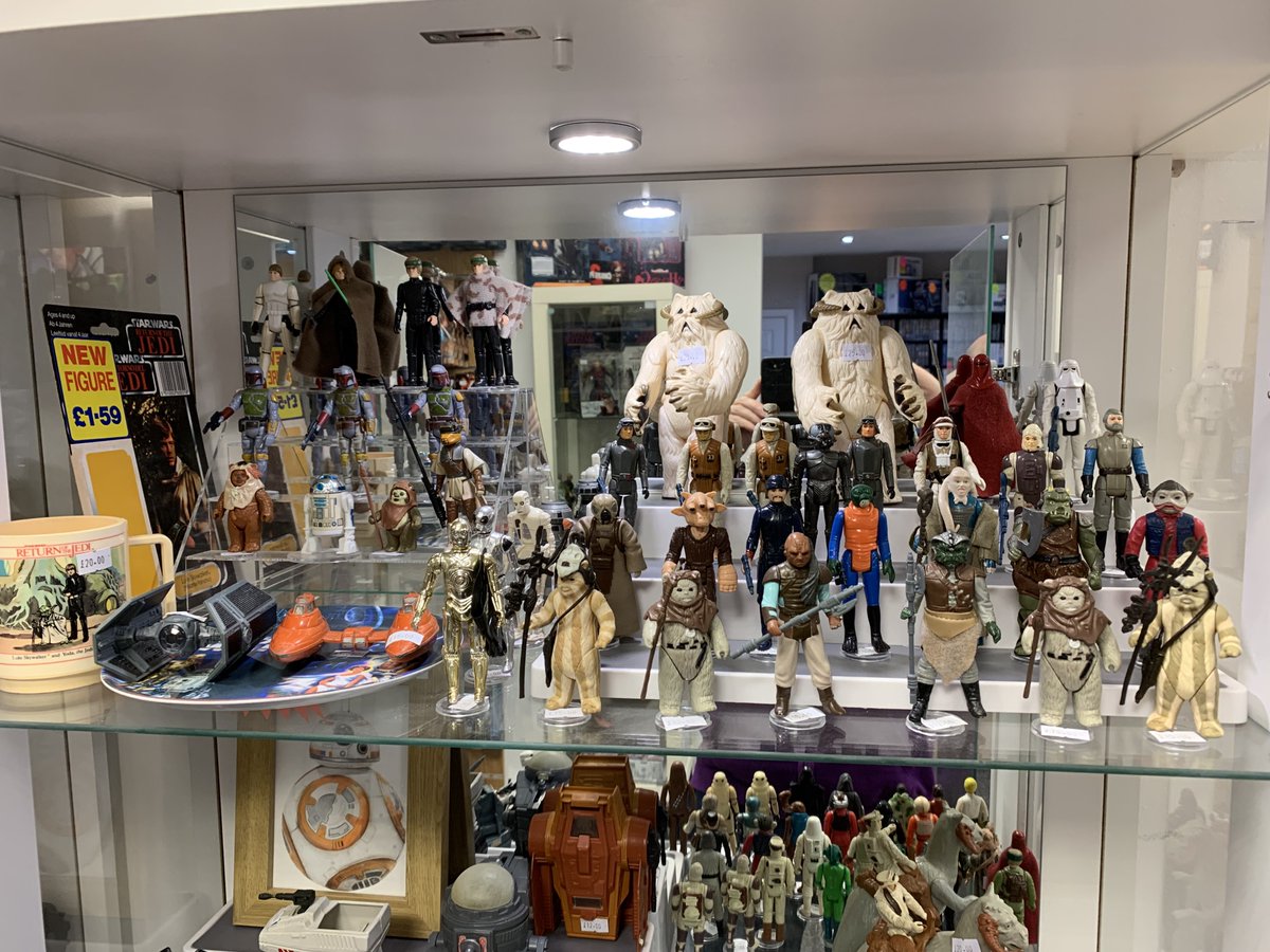 TheRetroHunter tweet media