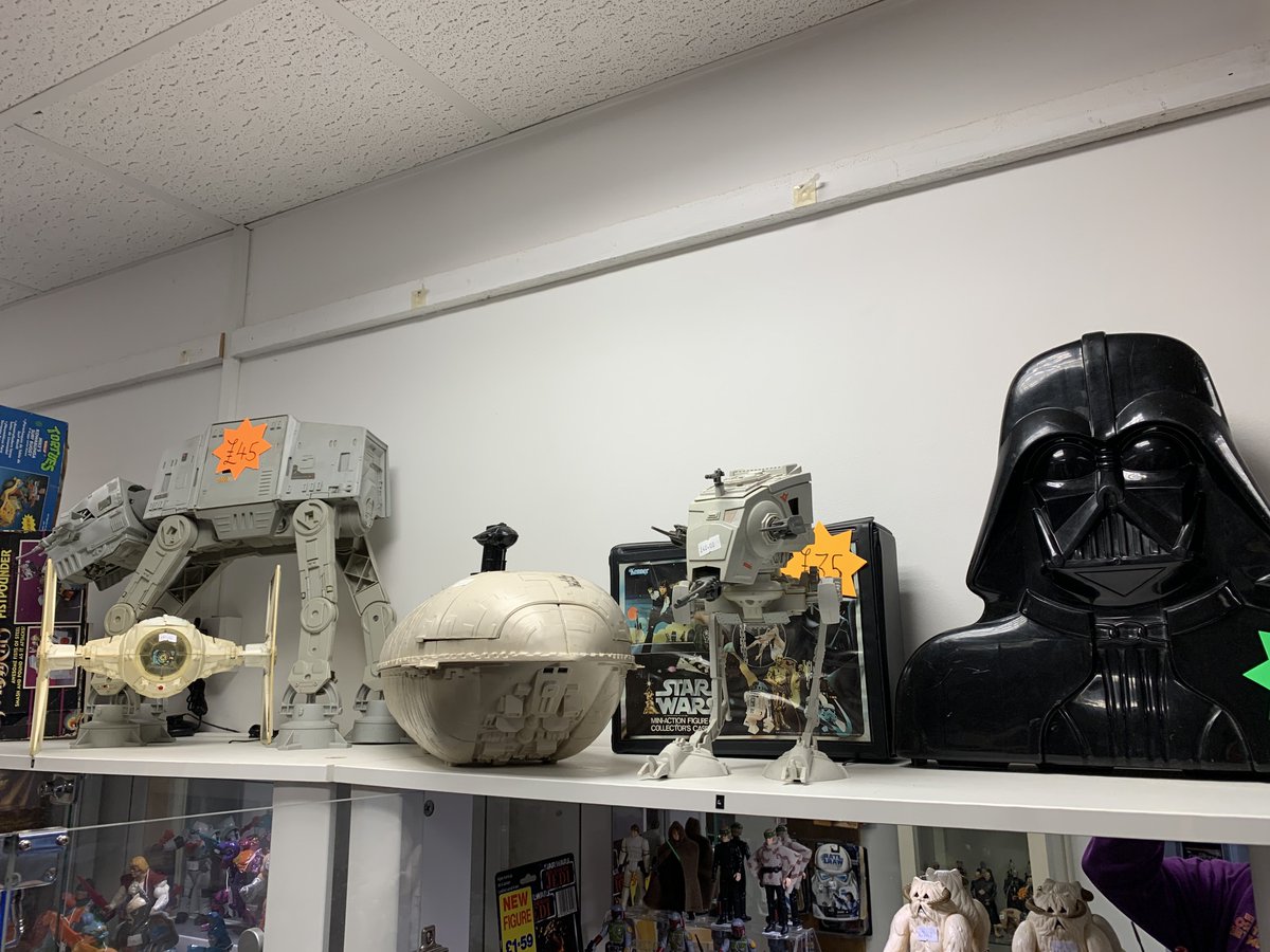 TheRetroHunter tweet media