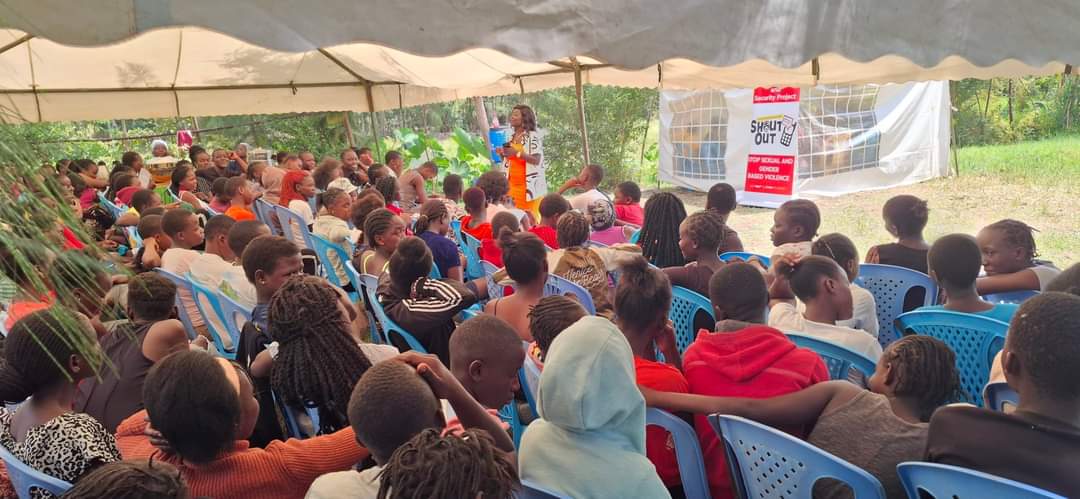 Winniewadera's tweet photo. Speaking to students on this long holiday, concerning all the issues they confirmed ; transactional sex, fear of not completing school, low self esteem, poverty ,defilement, teenage pregnancy. It was great sharing with my fellow sisters #SharingEarlywhatIlearntLate https://t.co/E2q7S5U4gD