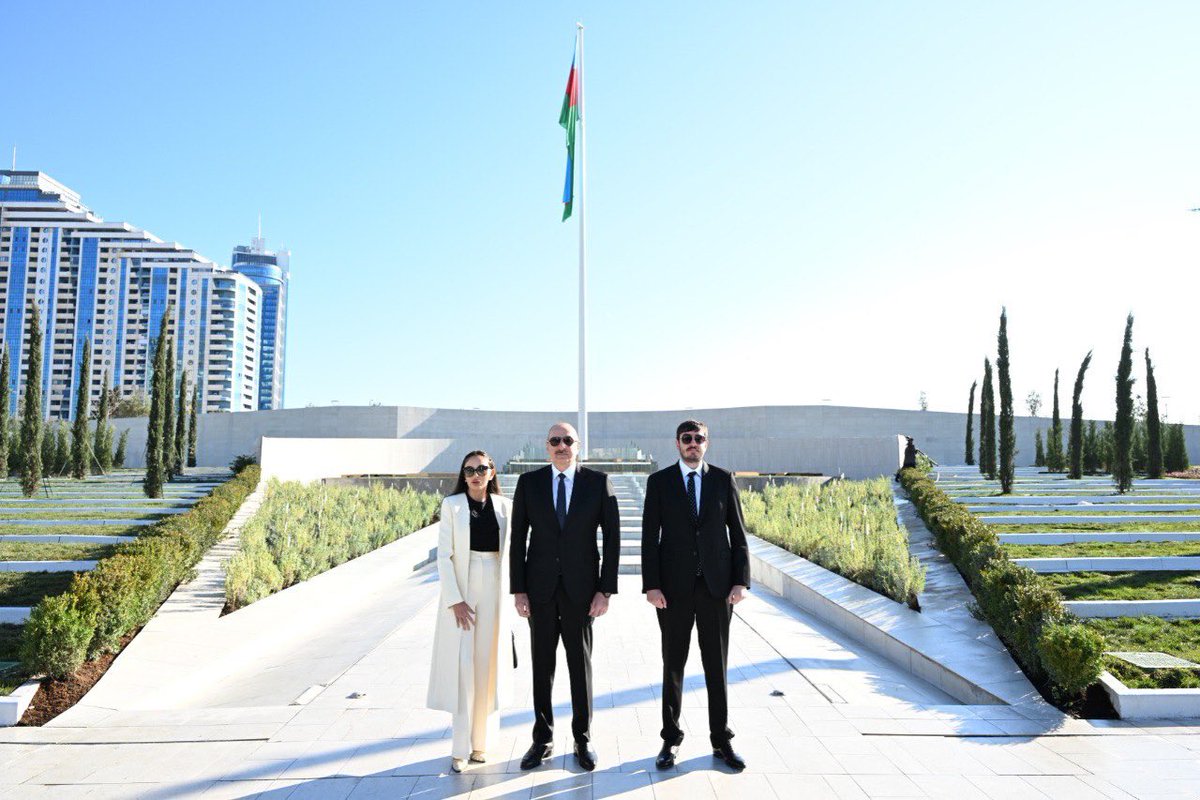 1VicePresident's tweet photo. ✔Azərbaycan Respublikasının Prezidenti İlham Əliyev, birinci xanım Mehriban Əliyeva və oğulları Heydər Əliyev noyabrın 8-də Bakıda Zəfər parkının açılışında iştirak ediblər.
✔On November 8, President of the Republic of Azerbaijan Ilham Aliyev, First Lady Mehriban Aliyeva, and their son Heydar Aliyev attended the opening of Victory Park in Baku.

#IlhamAliyev 
#MehribanAliyeva