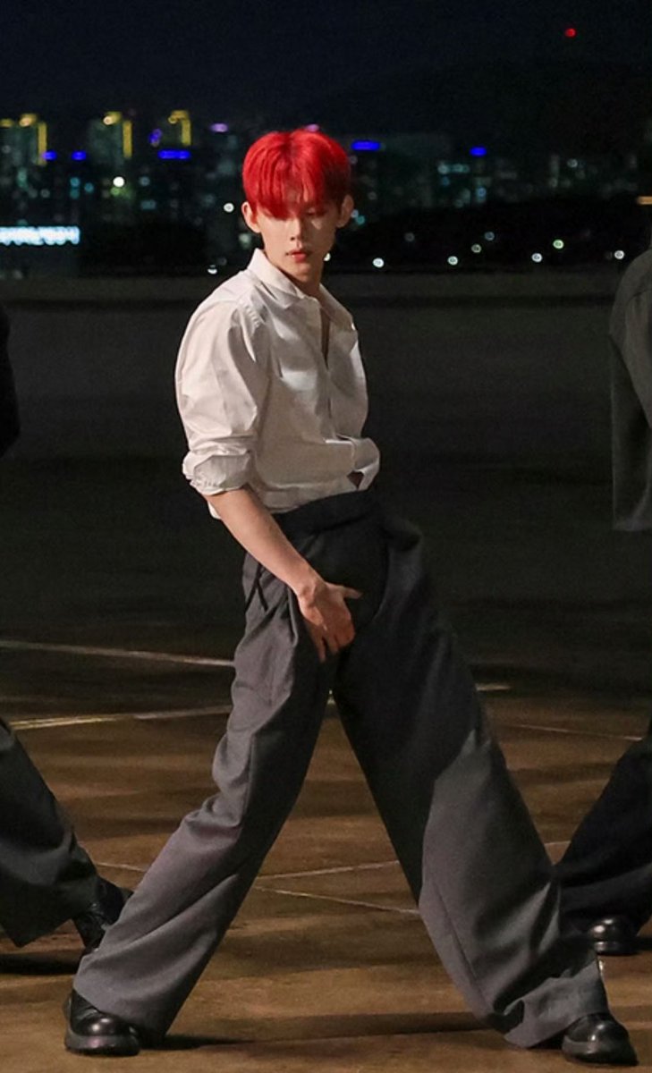 hourlyjunie's tweet photo. this yeonjun so hot he got people MAD https://t.co/zQFMZG31qI