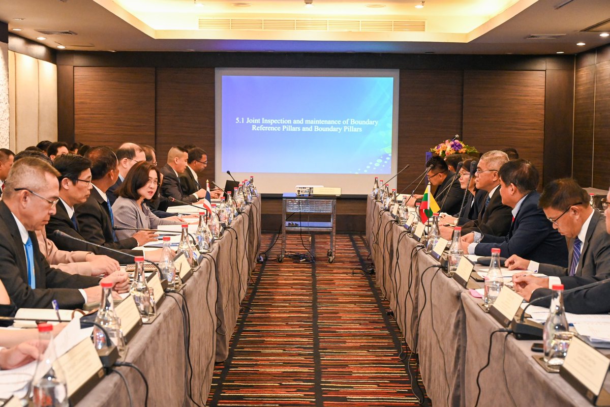 MFAThai's tweet image. 🇹🇭🇲🇲 DG of Treaties &amp;amp; Legal Affairs Department and DG of Consular &amp;amp; Legal Affairs Department, MFA Myanmar, co-chaired 3rd Meeting of Thailand – Myanmar Joint Committee relating to Fixed Boundary on Mae Sai – Nam Ruak Rivers Sector #JCR in Bangkok to expedite collaboration to