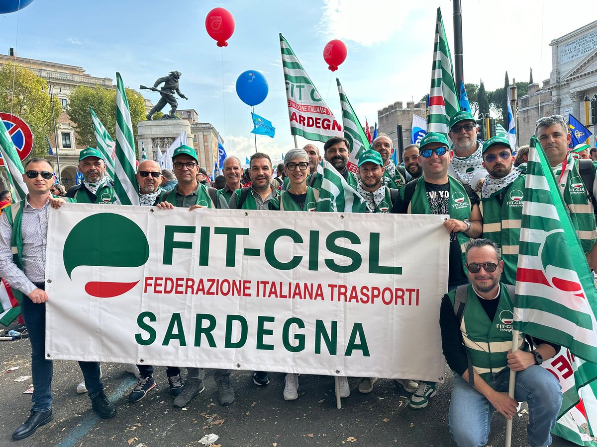 FItCislSardegna's tweet image. #tpl #scioperoNazionale la delegazione sarda presente alla manifestazione nazionale per il rinnovo del contratto #autoferrotranvieri @FitCisl