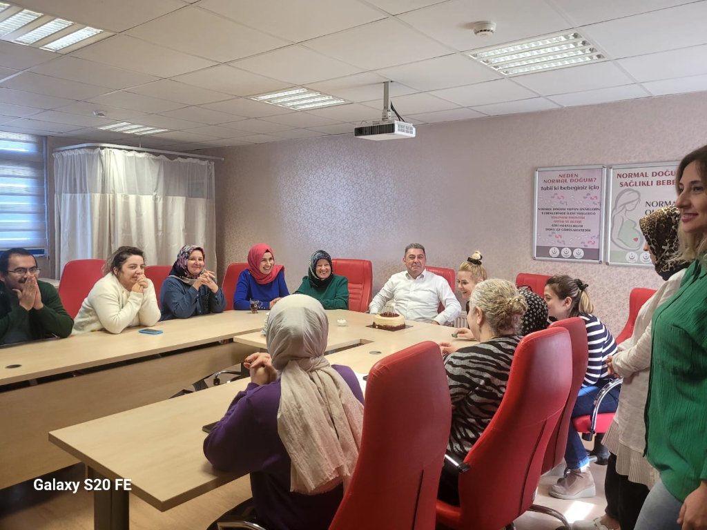 DOĞUM GÜNÜM VESİLESİ İLE ARAYAN, SAĞLIKLI UZUN ÖMÜRLER DİLEYEN, AYRICA GELEREK MUTLULUK VEREN TÜM DOSTLARA TEŞEKKÜR EDERİM. SAĞLIKLA HEP BERABER  İNŞALLAH..