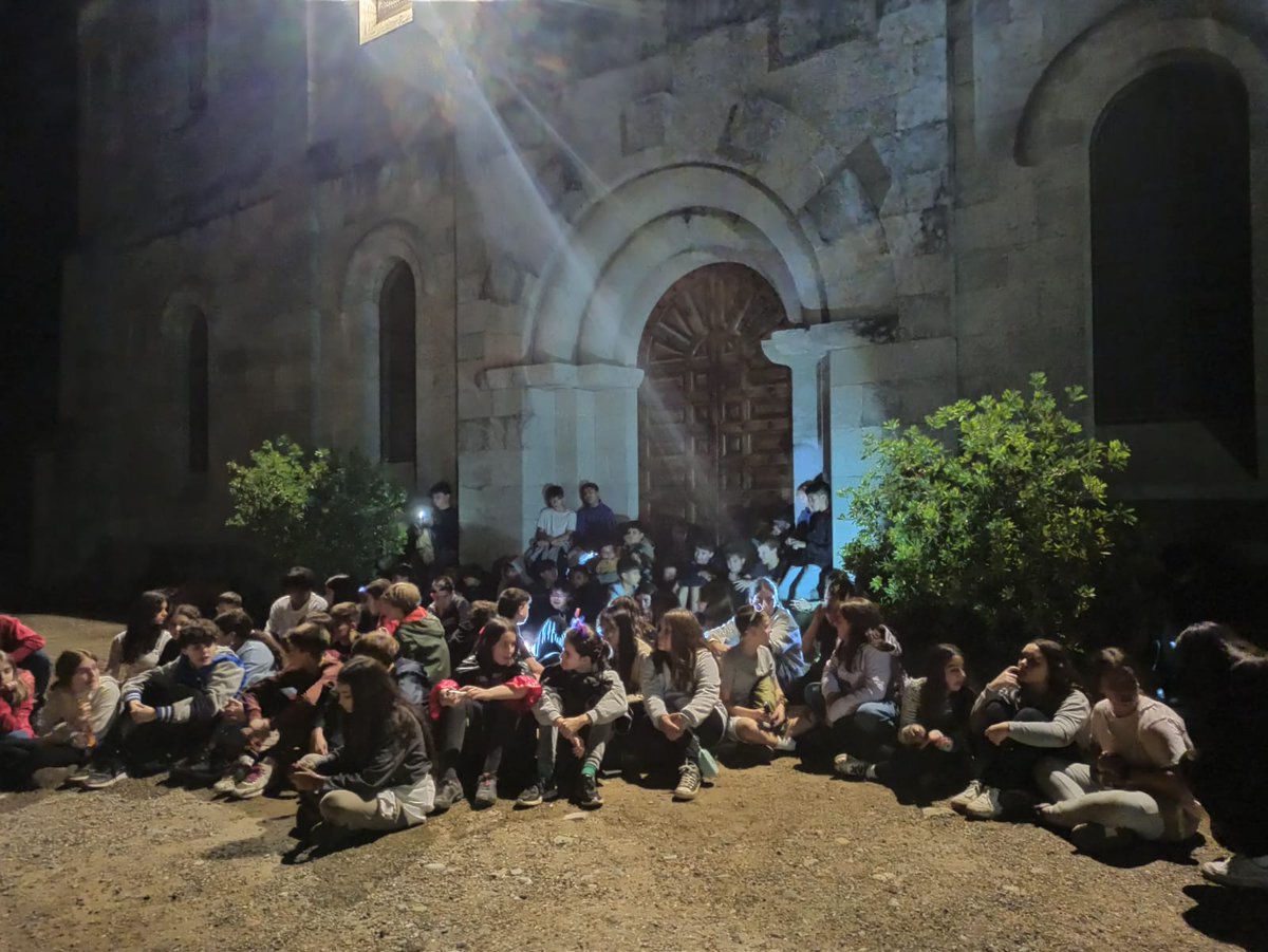 ins_alt's tweet photo. El 29 i 30 d’octubre, l’alumnat de 1r d’ESO va anar de colònies a la Garrotxa. Un parell de dies en què vam poder fer un munt d’activitats per conèixer-nos més entre tots i totes!🥰
#insalt #colonies #garrotxa #cohesiódegrup https://t.co/bqAbUAkpkP