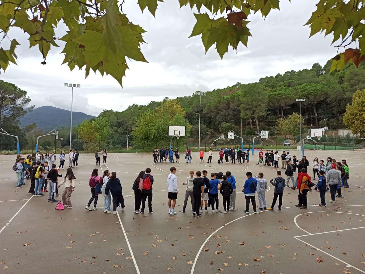 ins_alt's tweet photo. El 29 i 30 d’octubre, l’alumnat de 1r d’ESO va anar de colònies a la Garrotxa. Un parell de dies en què vam poder fer un munt d’activitats per conèixer-nos més entre tots i totes!🥰
#insalt #colonies #garrotxa #cohesiódegrup https://t.co/bqAbUAkpkP