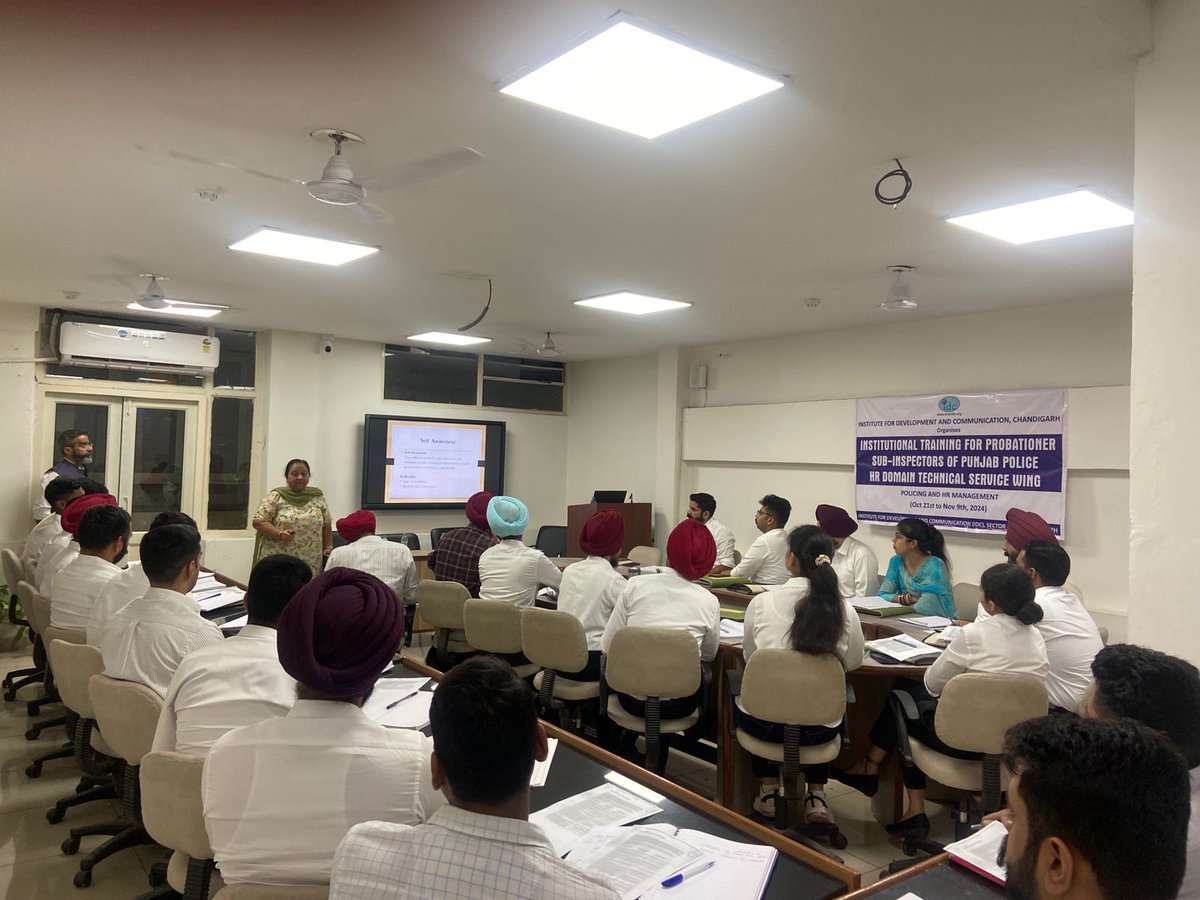 IDCIndia_Chd's tweet photo. 29th October 2024: Lectures were delivered by Sh. Navjot Miglani, Executive Director HR Chandigarh University; Prof. Meenakshi Malhotra Programme Director CASSM-IDC; and, Dr. Chandan Awasthi. https://t.co/WGU3lgBagp