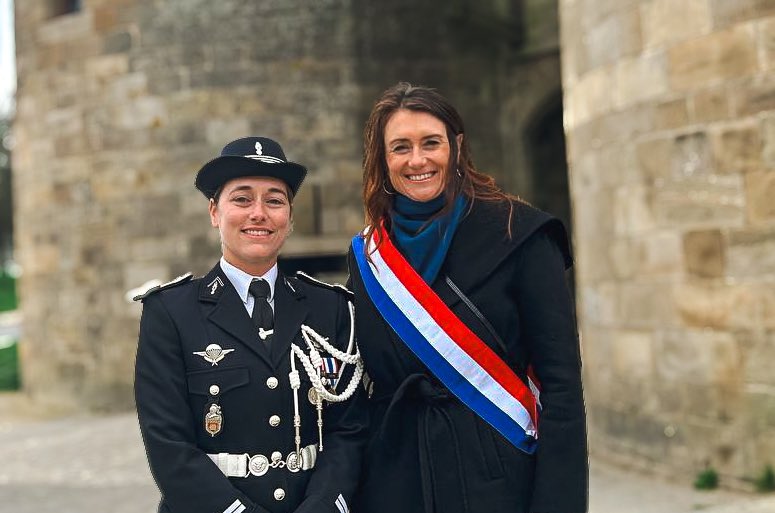 sandrinejossoan's tweet photo. Hier, j’ai assisté à la prise de commandement de la communauté de brigades de Guérande par la Lieutenant Fanny Ramisse. Meilleurs vœux de réussite pour ses nouvelles responsabilités !
Je salue l’engagement des forces de l’ordre pour la sécurité de notre territoire.
#LesSimones https://t.co/flTax8aZVZ