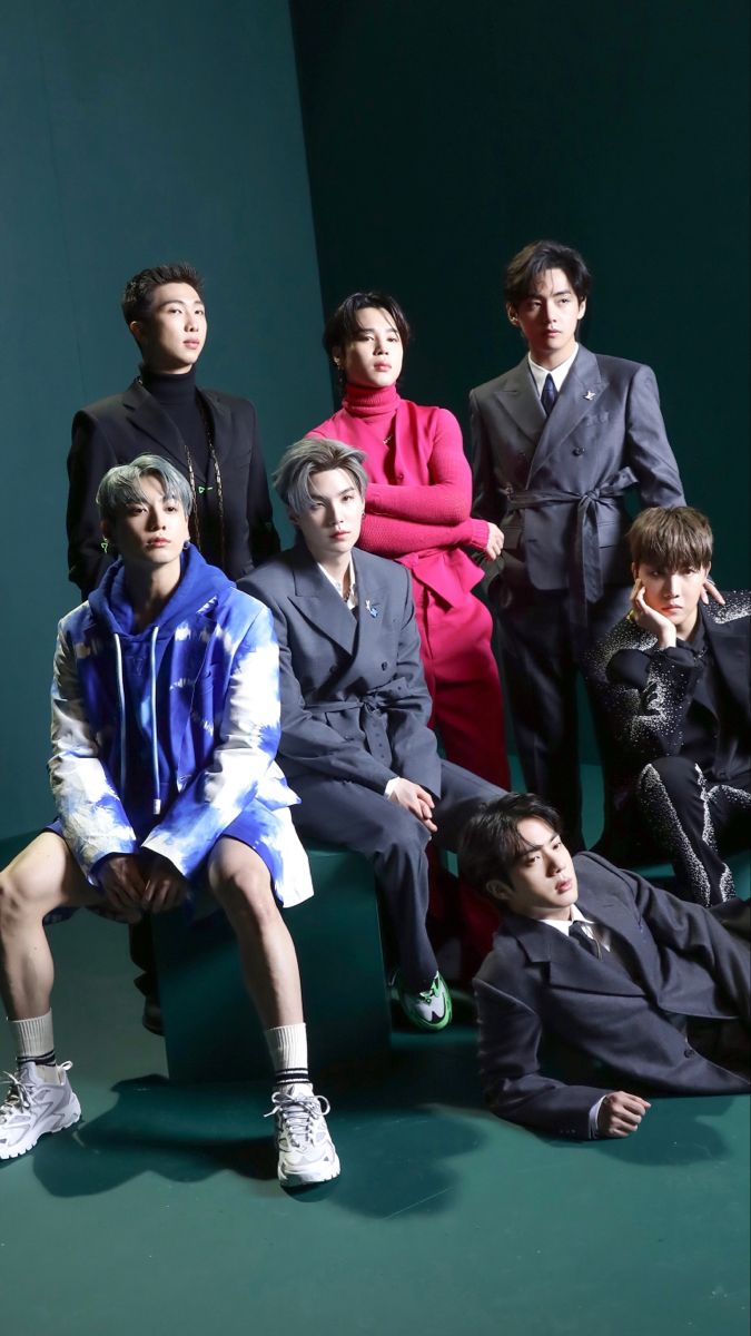 sleepinginsilk's tweet photo. Jungkook now SURPASSES his own group BTS as the K-POP ACT with BIGGEST SELLING VINYL in 24hrs in Hanteo History! https://t.co/YWxP1iOE4X