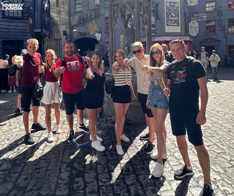 Właśnie wróciliśmy z wyprawy do światowej stolicy rozrywki 🗺️ - Orlando na Florydzie! 🇺🇸 
Odwiedziliśmy tamtejsze Parki Disneya i Universal!

We just returned from a trip to the entertainment capital of the world 🗺️ - Orlando, Florida!
We visited the Disney and Universal Parks.