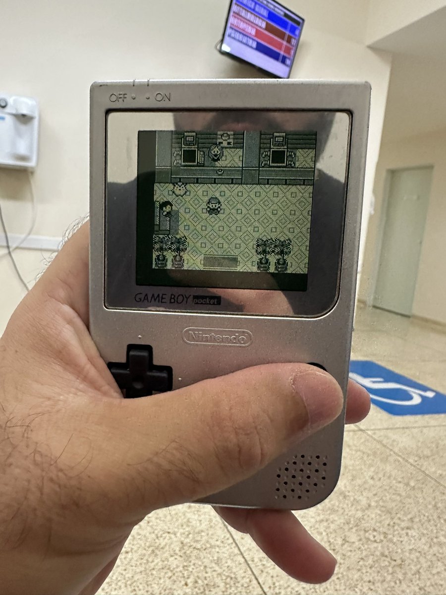 furipe's tweet image. Dia de consulta acompanhado desse carinha aqui! #Pokemon