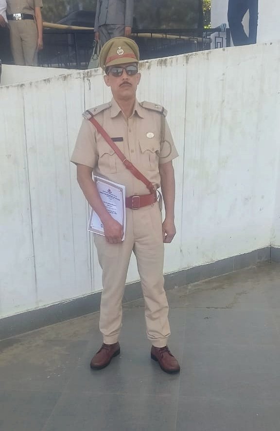 TirapPolice's tweet photo. 𝗔𝗦𝗜 (𝗥𝗧) 𝗦𝗵𝗿𝗶 𝗠𝗮𝘀𝘂𝗾𝘂𝗲 𝗨𝗱𝗱𝗶𝗻 𝗔𝗵𝗺𝗲𝗱, of SP Office Khonsa and 𝗛/𝗖 𝗛𝗮𝗻𝗴𝗮 𝗦𝘂𝘄𝗮𝘆𝗮𝗻𝗴 of PS Deomali have been awarded with DGP Commendation Disc on the auspicious ocassion of 52𝗻𝗱 𝗔𝗣𝗣 𝗥𝗮𝗶𝘀𝗶𝗻𝗴 𝗗𝗮𝘆 2024 at IG Park Itanagar. https://t.co/63TbqSXfeF
