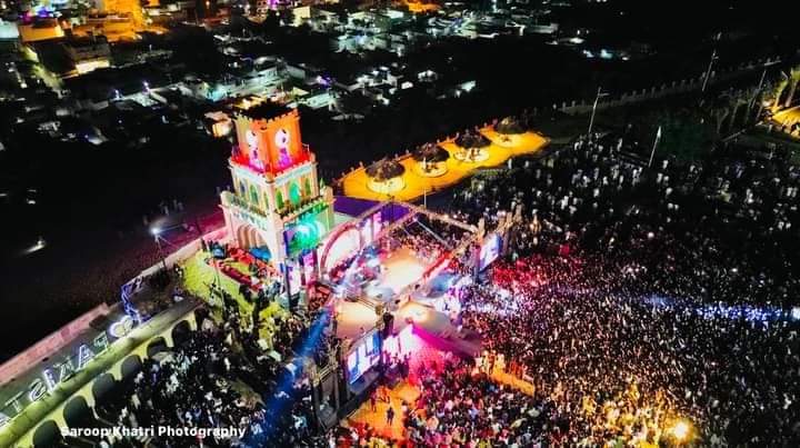 HullioSikandar's tweet image. Tharparkar celebrated #Diwali2024 with #LahootiMelo this weekend in Mithi with dazzling lights and colors that felt touching the sky.

This scale and wave of happiness adding more jubilation, as #TharCoal is now meeting our energy needs in Pakistan, with coal-fired electricity