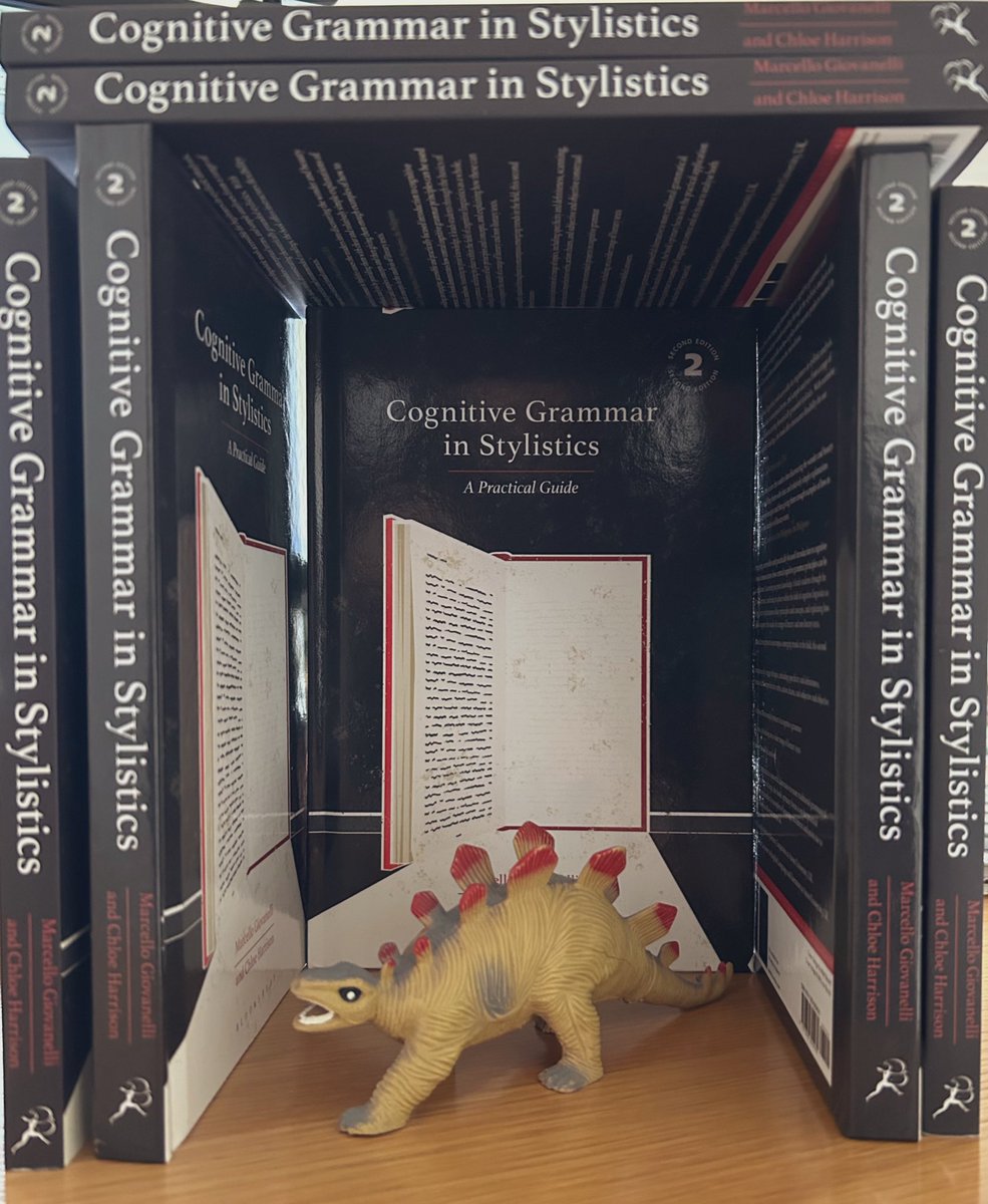 🌟Friday new book delivery 🌟

I made a doorway of books for a book with a doorway 

Dinosaur for scale, not included