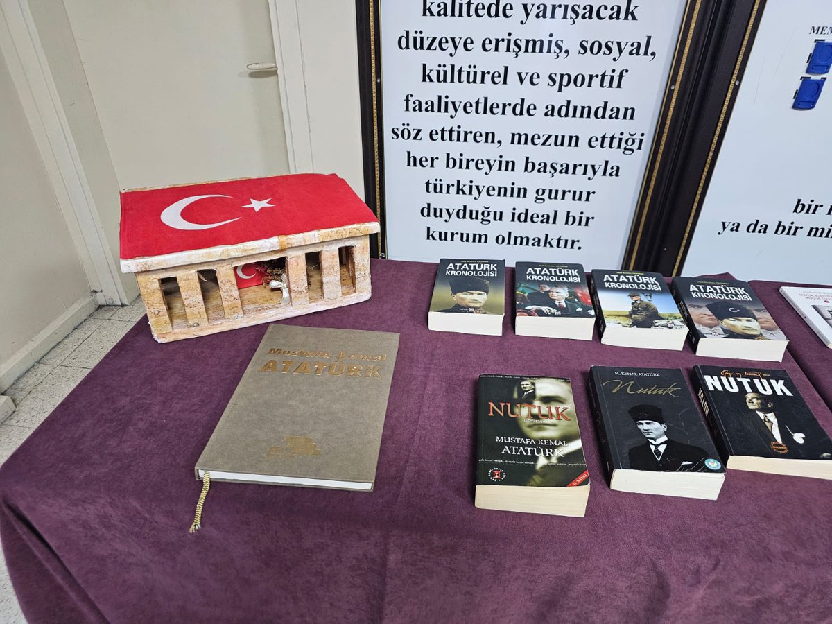 Okulumuzda; "10 Kasım Atatürk Günü ve Atatürk Haftası" dolayısıyla "Atatürk Konulu Kitaplar Sergisi"ni açtık.

<a href="/tcmeb/">Millî Eğitim Bakanlığı</a> @manisavalilik @manisamem @sehzadelerkaymakamligi
@mgencay4245 <a href="/mehmet_ugurelli/">mert</a> @tayfunsaribeyler @yusufdelikoca
@gonulkovan #kitapkumbaram
