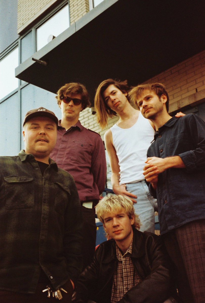 Uncle Arthur verpakt ingewikkeld thema in sprankelend powerpop liedje
Songschrijvers Cruiming en Crooijmans hebben elkaar gevonden in liefde voor betere gitaarpop uit de 90’s en 00’s bit.ly/3ChDu1s