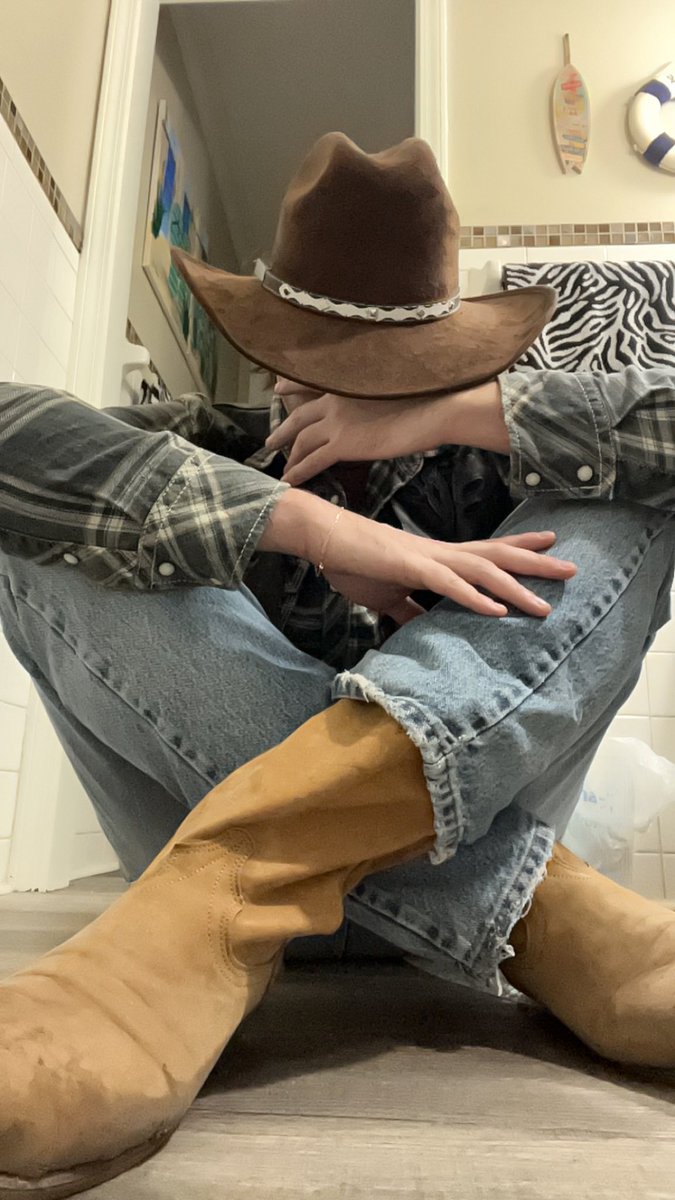 Logcooperlol's tweet photo. unfortunately I yeed my last haw https://t.co/btQ9vwgaAw