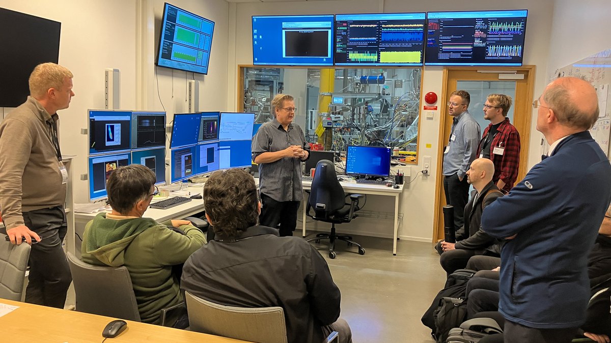 MAXIVLaboratory's tweet photo. #Datavisualisation #experts around Sweden and MAX IV #scientists gathered as part of #InfraVis days (7/11). InfraVis is a Swedish research infrastructure that provides #researchers with data visualisation support, and equipment - a great partner for #MAXIV scientists&amp;users! https://t.co/uaoRAnxVXO