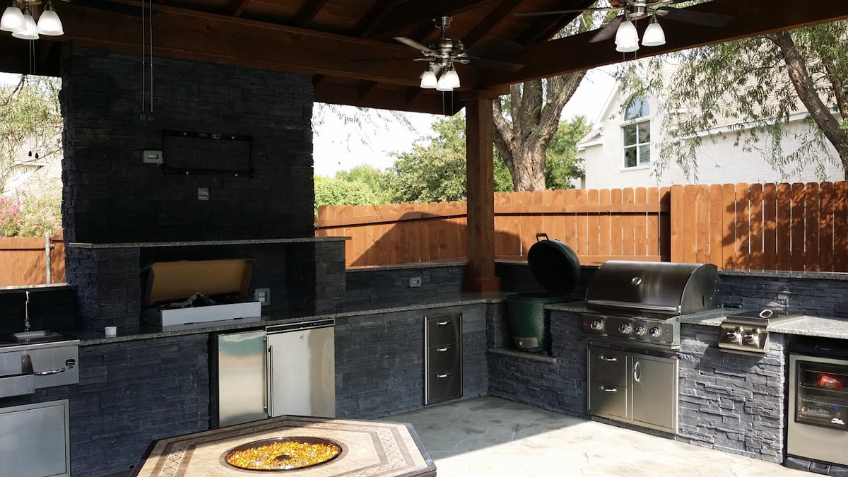 DeckTarrant's tweet image. ✅ Outdoor Cooking Made Easy
✅ Built to Suit Your Style
✅ Ready for Family and Friends

Let’s make your holiday gatherings extra special with an outdoor kitchen. 

#BackyardCooking #DeckMastersDFW