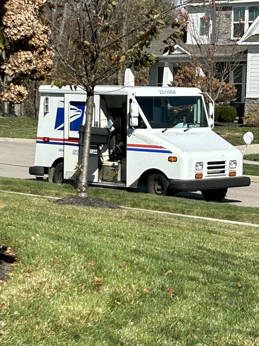 jdhrecruiter's tweet image. Asked the postman if I received anything from Clinton. He said no sorry buddy, see you tomorrow. #PLFANS #sendtheshirt