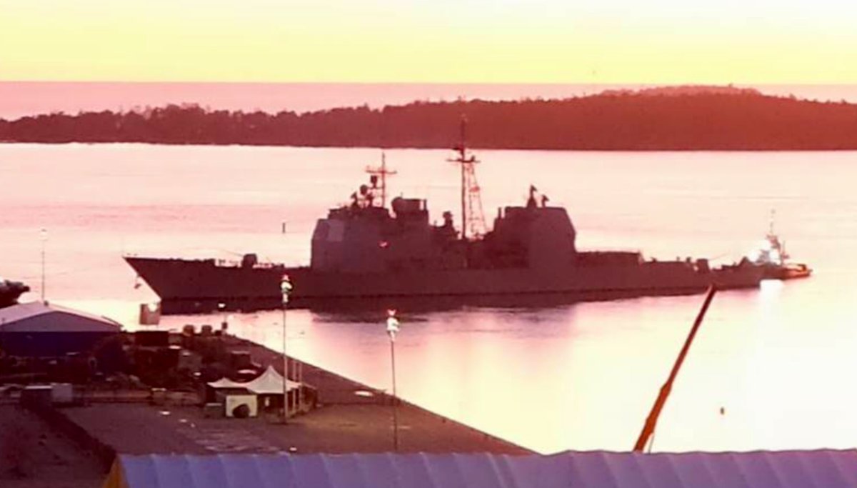 WarshipCam's tweet photo. USS Gettysburg (CG-64) Ticonderoga-class guided missile cruiser leaving Helsinki, Finland - November 7, 2024 #ussgettysburg #cg64 

SRC: webcam https://t.co/3TGyauNz98