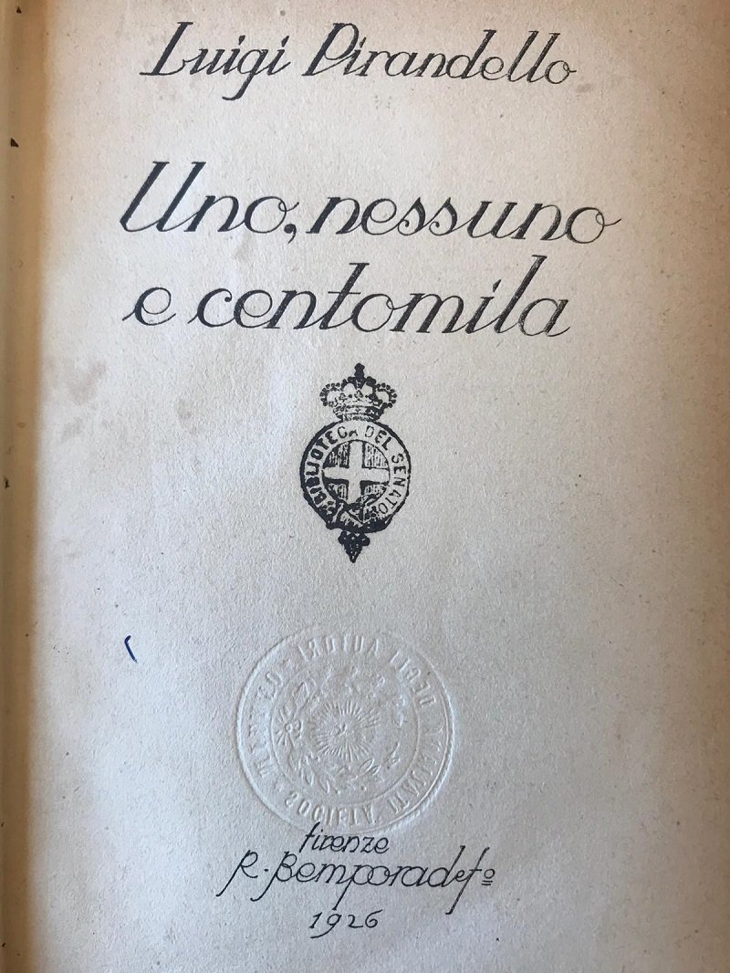 SenatoStampa's tweet photo. #8novembre 1934-2024. Novant'anni fa, l'Accademia di Svezia assegnava il Premio #Nobel per la letteratura a #LuigiPirandello. In #BibliotecaSenato le prime edizioni in volume de #IlFuMattiaPascal e di #UnoNessunoeCentomila https://t.co/nSy5lFXLAZ https://t.co/jQMuFmzAc8