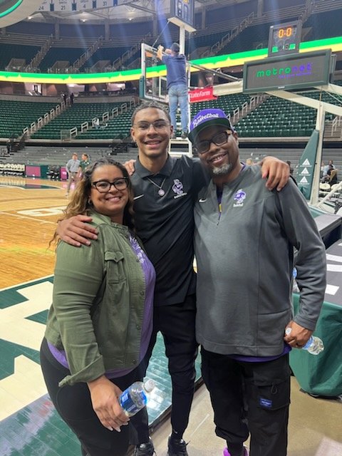 Live from MSU Bresin Center! <a href="/ljwilliams10_/">Landon Williams</a> and the family back together again!  💜