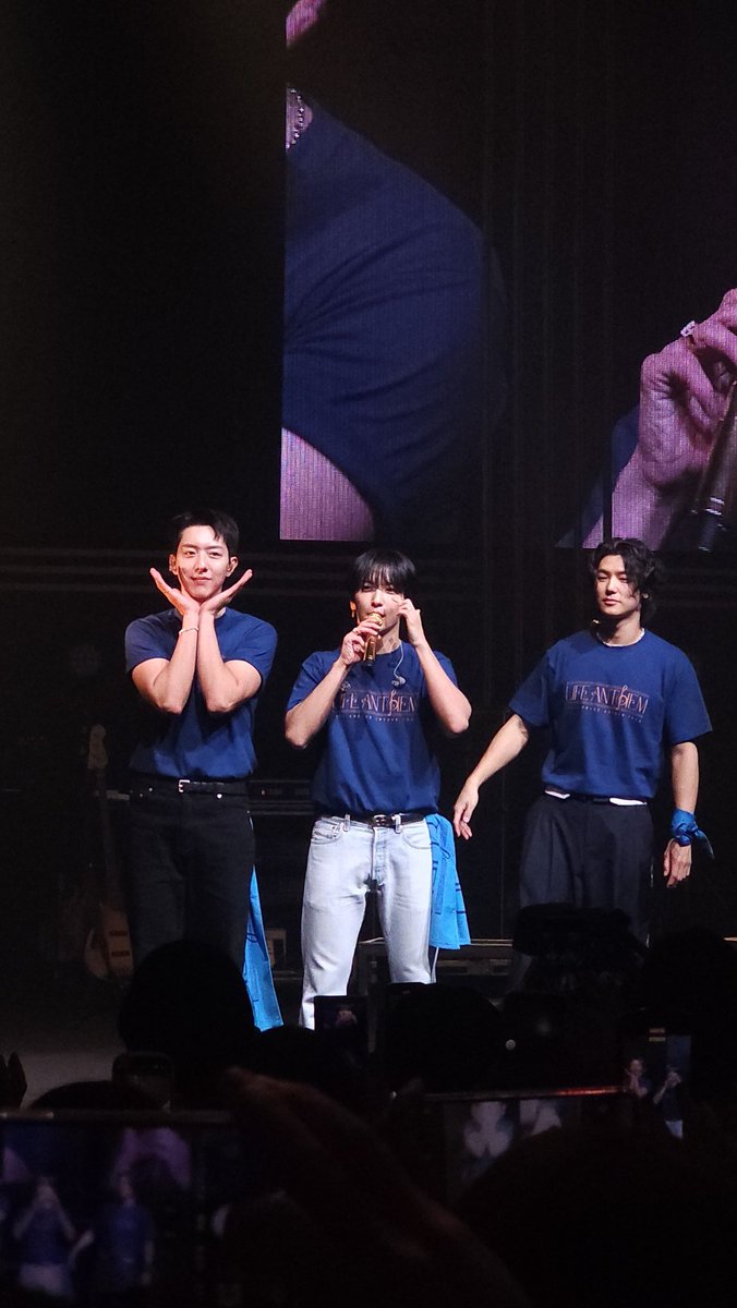 JuMJaD's tweet photo. รักพวกนายจัง 💙🩵💙🩵 #CNBLUE #LIFEANTHEM https://t.co/BZOilHjW8J