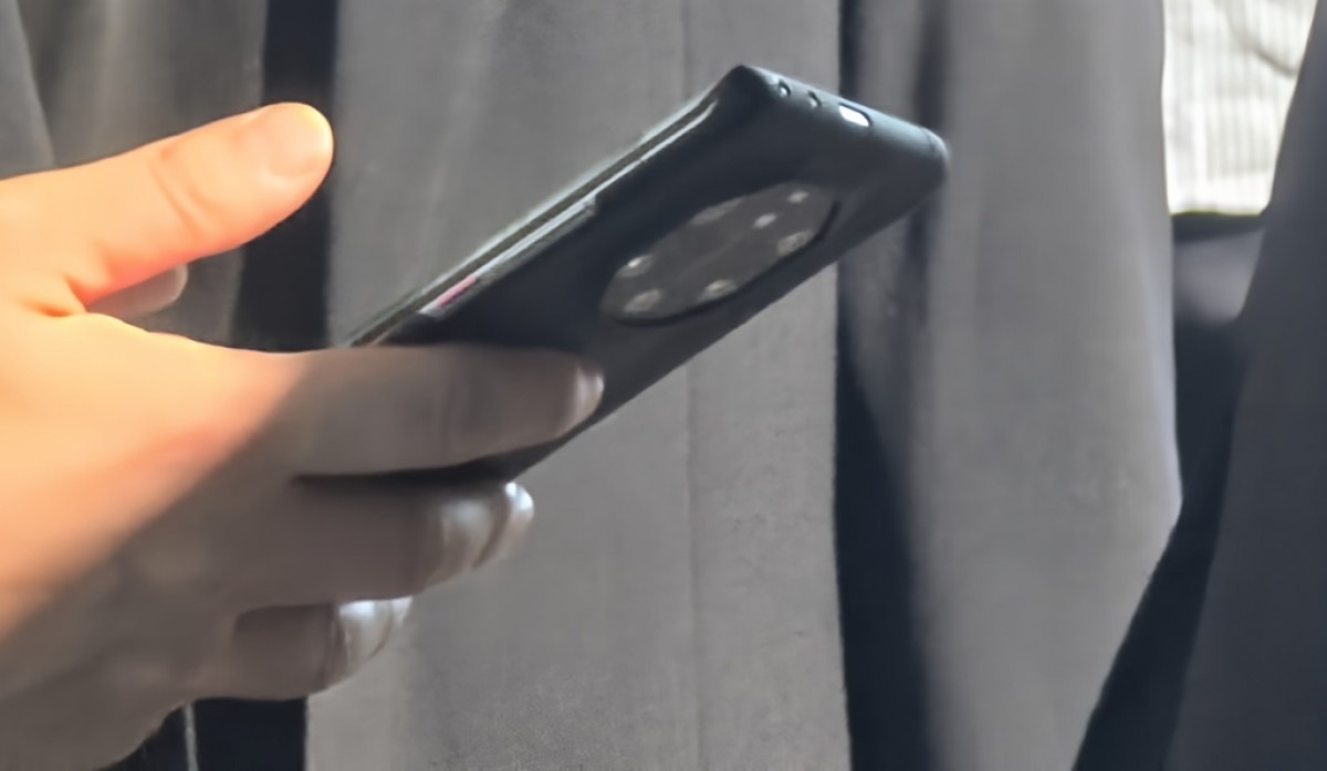 BlogNT's tweet image. 📱🚀 Huawei Mate 70 Pro : fuite des spécifications et des fonctionnalités clés !  Un flagship puissant avec des innovations photographiques.  Plus d'infos ici 👇

blog-nouvelles-technologies.fr/309992/huawei-…

#HuaweiMate70Pro #Fuite #Spécifications #Fonctionnalités #Smartphone