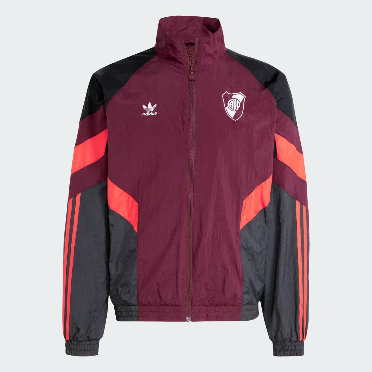 marcadegol's tweet photo. ⚪️🔴 Nueva colección de @RiverPlate x @adidasoriginals.

👉🏻 Campera - $159.999
👉🏻 Remera - $59.999
👉🏻 Pantalón - $119.999
👉🏻 Short - $89.999 https://t.co/bQAkZxLaSw