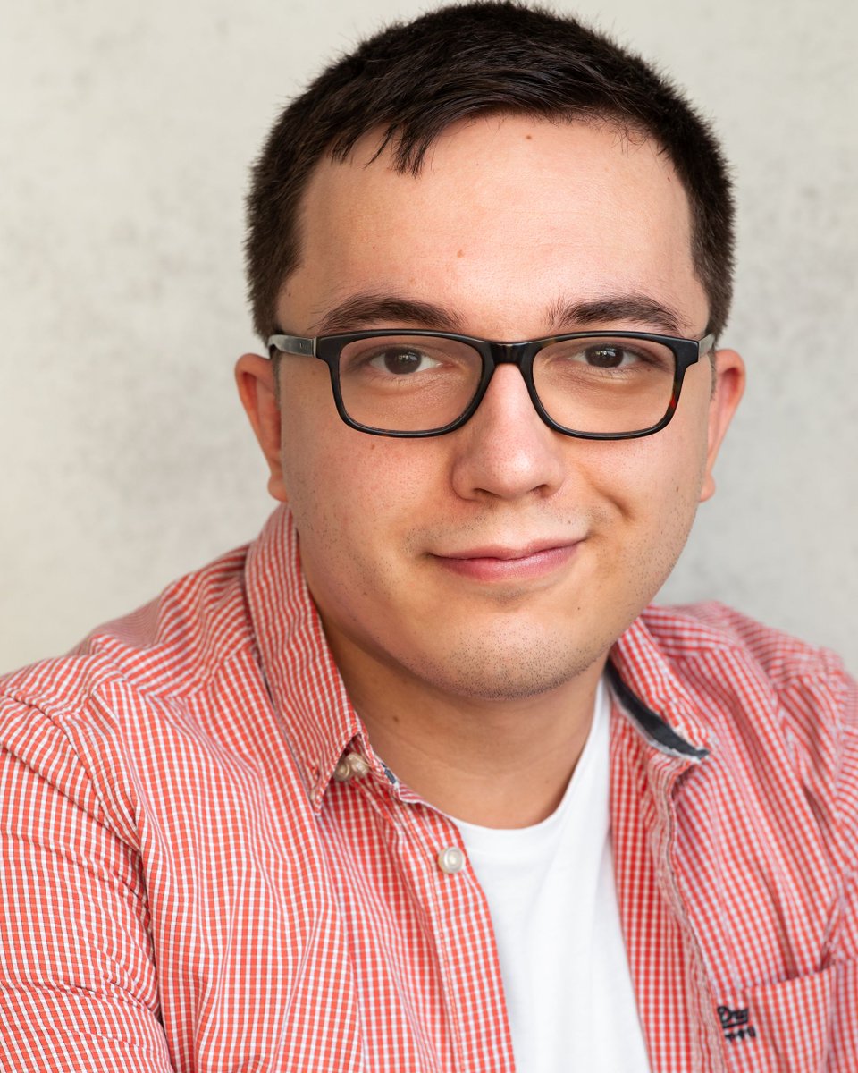 Thank you to the amazing <a href="/Kate_McDPhoto/">Kate McDonald Photography</a> for my new headshots.

I was really spoilt for choice on what shots to go with, but I'm really happy with these. Thank you Kate!