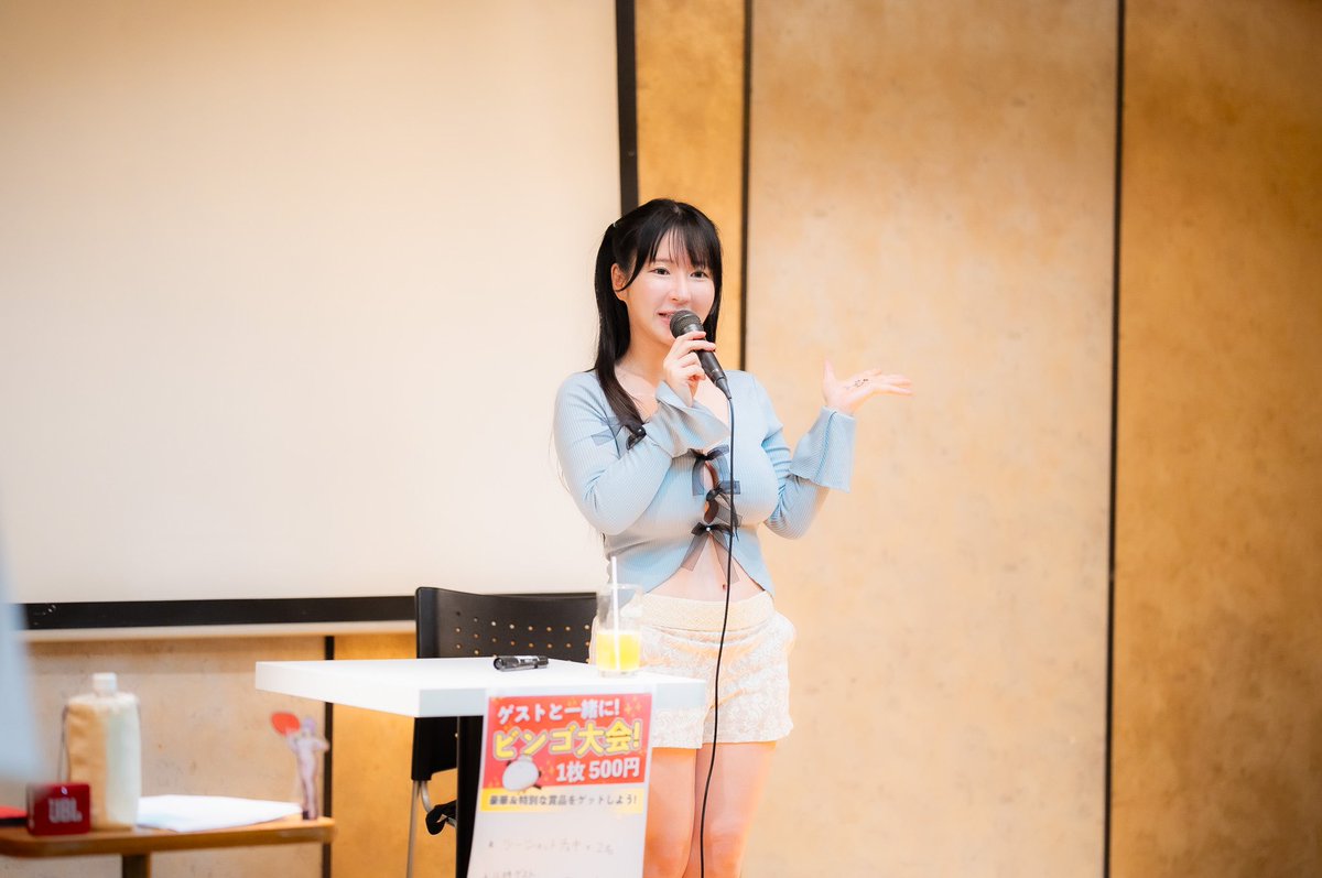11月2日開催
【雨宮留菜さんゲストイベント】
お写真お裾分け①
@amemiyaluna 

半年ぶりにリフレに大聖母が降臨🪽

会う人全てを包みこむ懐の深さに参加者全員が桃源郷に昇天したとかしないとか🤣

トークもセクシーさも唯一無二のるなしゅんさんに拍手が鳴り止まないひとときになりました👏🏻👏🏻 https://t.co/g0F64BBLnE