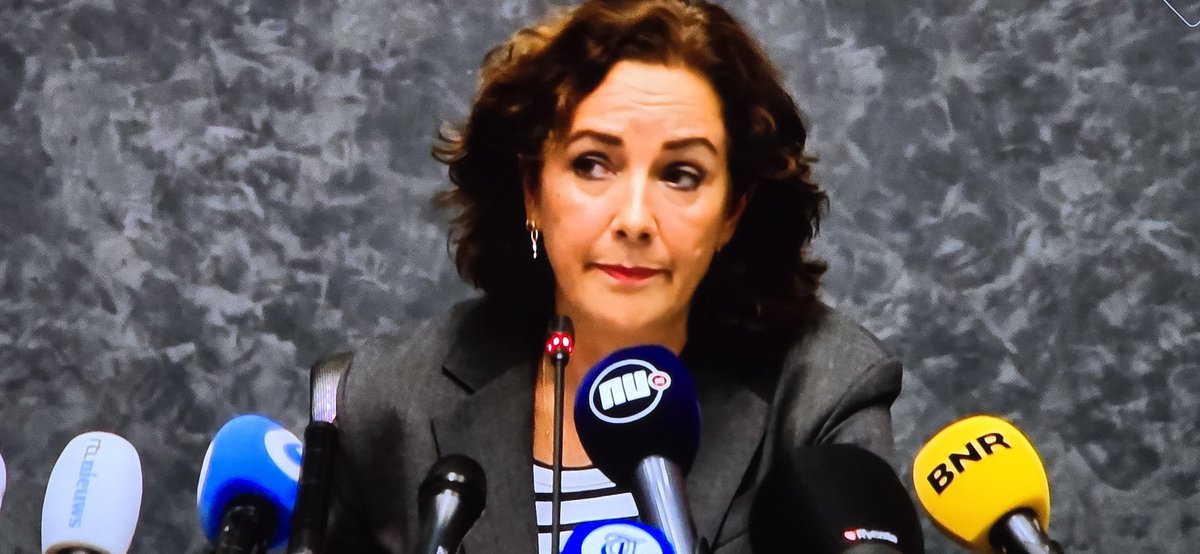 Radicaalrechts met #Wilders voorop roept weer om 't aftreden van #Halsema want dit is de tigste keer dat joden worden belaagd.

Naast de afschuwlijke jodenjacht ben ik ook de jacht op Halsema kotsbeu.
Zeker nu feitenonderzoek nog gaande is. Ze heeft mijn steun! #persconferentie