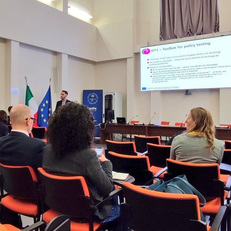 📢¿Cómo afrontar los retos del futuro europeo 🇪🇺 con resiliencia social?

Esta es la pregunta a la que responde el proyecto <a href="/futuresilience/">FUTURESILIENCE</a>, en el que participan investigadores #UPCT.

🇮🇹 Esta semana todos los socios del proyecto se han reunido en Ferrara (Italia).