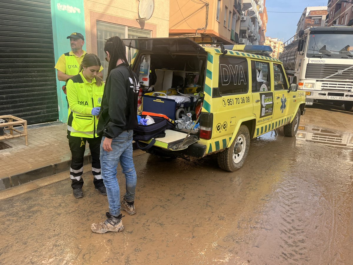 Nuestros voluntarios desplazados a Valencia afectados por las inundaciones han estado trabajando en tareas sanitarias, de rescate, apoyo logístico y de limpieza de forma ininterrumpida junto con los compañeros de <a href="/DYABizkaia/">DYA Bizkaia</a> <a href="/Dya_Leon/">Dya León</a> <a href="/DYAExtremadura/">DYA Extremadura</a> <a href="/DYAGipuzkoa/">DYA Gipuzkoa</a> 
#DYA # Valencia