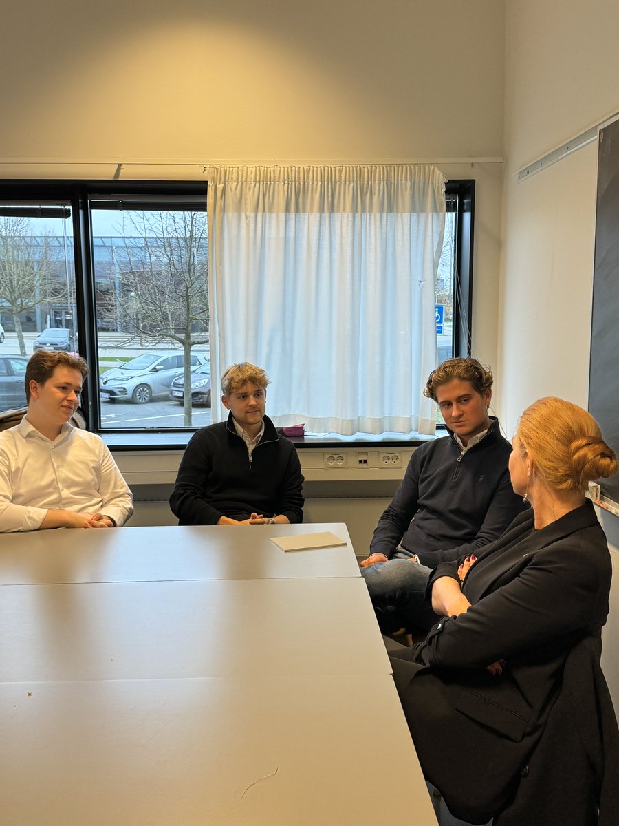 Benjamin Haxha (@benjamin_haxha) on Twitter photo Mine medstuderende <a href="/ValdemarAlban/">Valdemar Alban</a>, <a href="/NiklasStenbye/">Niklas Stenbye</a> og jeg mødtes i dag med <a href="/stojberg/">Inger Støjberg</a> på <a href="/roskildeuni/">RUC</a> for at drøfte hærværk, terrorhyldest og trusler på campus. Antidemokratiske grupper skaber frygt på vores campus. Det skal stoppes.
Tak for besøget, Inger! #dkpol #dkmedier Mine medstuderende <a href="/ValdemarAlban/">Valdemar Alban</a>, <a href="/NiklasStenbye/">Niklas Stenbye</a> og jeg mødtes i dag med <a href="/stojberg/">Inger Støjberg</a> på <a href="/roskildeuni/">RUC</a> for at drøfte hærværk, terrorhyldest og trusler på campus. Antidemokratiske grupper skaber frygt på vores campus. Det skal stoppes.
Tak for besøget, Inger! #dkpol #dkmedier