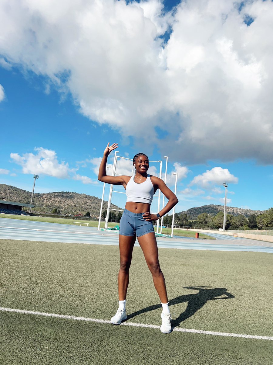 Naomi Metzger tweet media