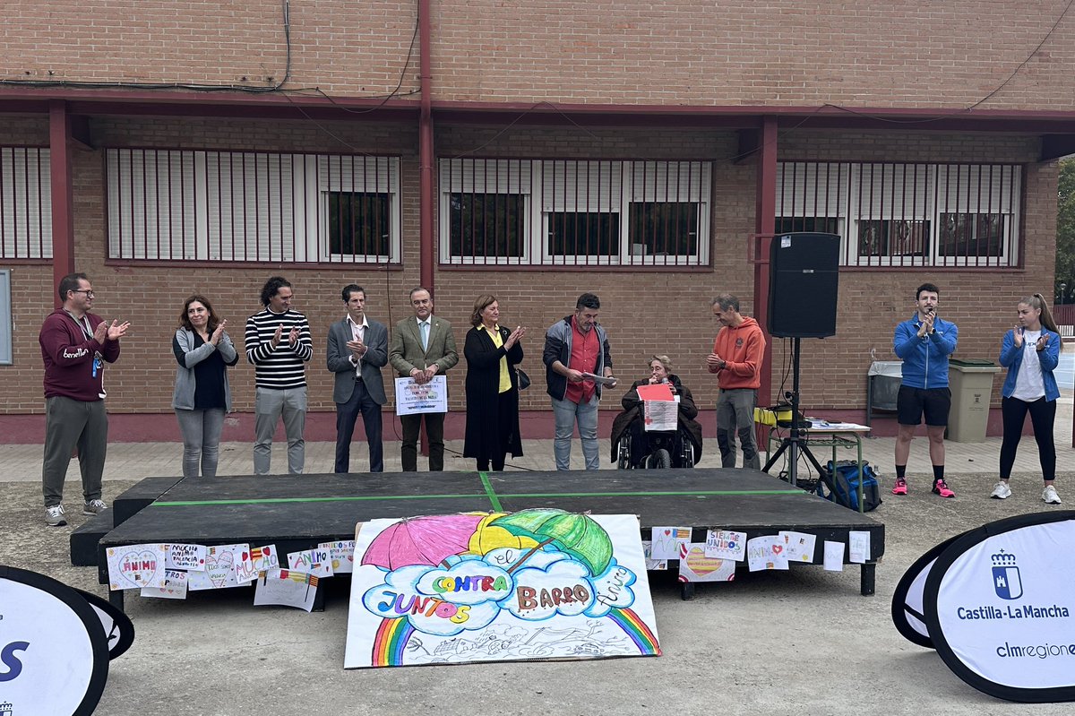 TalaveraAyto's tweet photo. El alcalde agradece a la comunidad educativa su constante solidaridad con los afectados por la DANA

👉 https://t.co/H2d1iZNbxf https://t.co/5vbTpP47u3