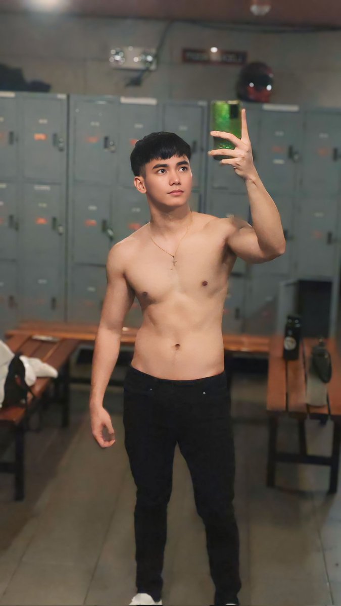 roroyreyes's tweet photo. namiss ko kayo! namiss nyo rin ba ko? :< https://t.co/oCLlU4DhzV