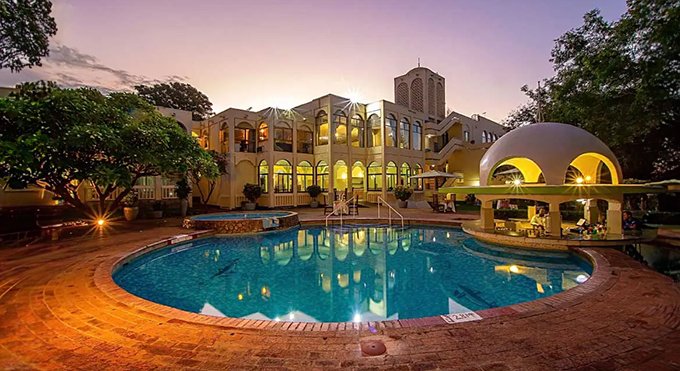 Victoria Falls, the hub of Zimbabwe’s tourism industry, is set to have two new upmarket hotels constructed in the resort town at a combined cost of US$114,3 million.
Find out more on: destinationzw.com/vic-falls-to-g…
<a href="/wearevicfalls/">We Are Victoria Falls</a> <a href="/Gemexploretour/">Gemexploretourism</a> <a href="/Gary161718/">EXPLOREREYES🇿🇼</a> <a href="/PTChimusoro/">Travel Guy</a>