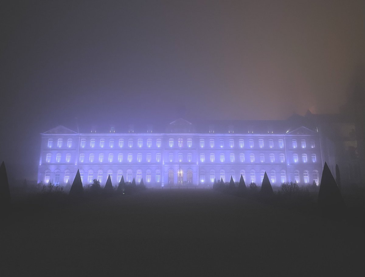 L’abbaye aux hommes en mode Halloween 🎃 
<a href="/CaenOfficiel/">Ville de Caen</a>