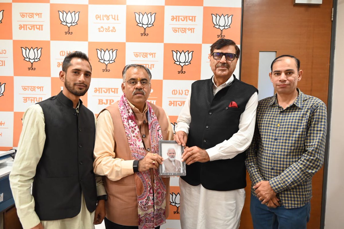 Iqbal Malik (@iqbalmalikjk) on Twitter photo Today met with <a href="/tarunchughbjp/">Tarun Chugh</a> ji Bjp National Gen secretary & incharge j&k at party headquarter Delhi & Discuss various issues of Rajouri & poonch region .
<a href="/BJP4JnK/">BJP Jammu & Kashmir</a> Today met with <a href="/tarunchughbjp/">Tarun Chugh</a> ji Bjp National Gen secretary & incharge j&k at party headquarter Delhi & Discuss various issues of Rajouri & poonch region .
<a href="/BJP4JnK/">BJP Jammu & Kashmir</a>
