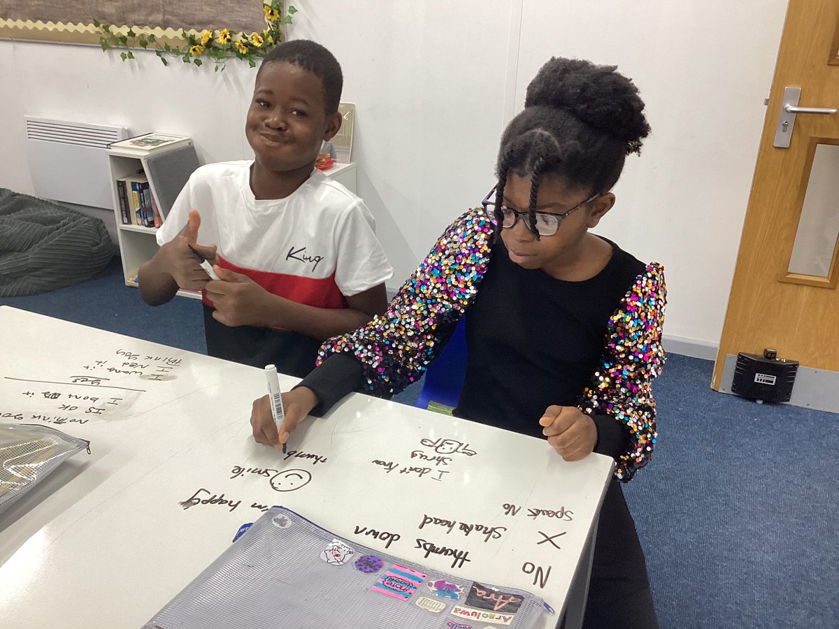 Fosse_TMET's tweet photo. 6KH were looking at ways of communicating during our computing lesson. #fmcomputing #collaboration https://t.co/Rbpu5sPtG2