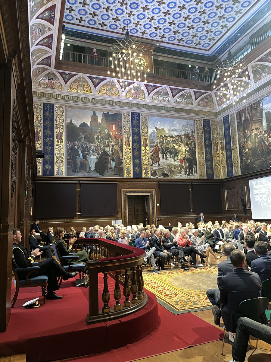 Københavns Uni (@koebenhavns_uni) on Twitter photo Rektor <a href="/HenWeg/">Henrik C. Wegener</a> til KU's årsfest fredag d. 8/11: "Jeg forstår til fulde sorgen og vreden, som driver aktivismen. Men ingen kan påtvinge hele universitetet at have én holdning. På universitetet kan forskerne undersøge hvad der sker i Mellemøsten, og de kan som eksperter oplyse Rektor <a href="/HenWeg/">Henrik C. Wegener</a> til KU's årsfest fredag d. 8/11: "Jeg forstår til fulde sorgen og vreden, som driver aktivismen. Men ingen kan påtvinge hele universitetet at have én holdning. På universitetet kan forskerne undersøge hvad der sker i Mellemøsten, og de kan som eksperter oplyse